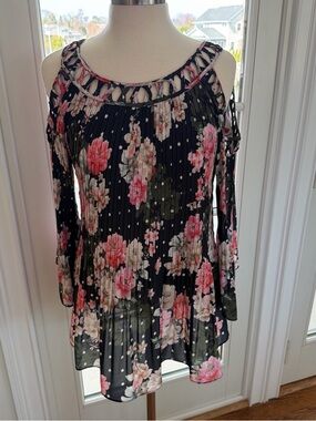 Frank Lyman Design Black Floral Cold-Shoulder Pleated Tunic